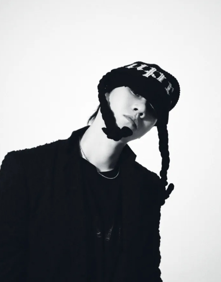 인터뷰 커버